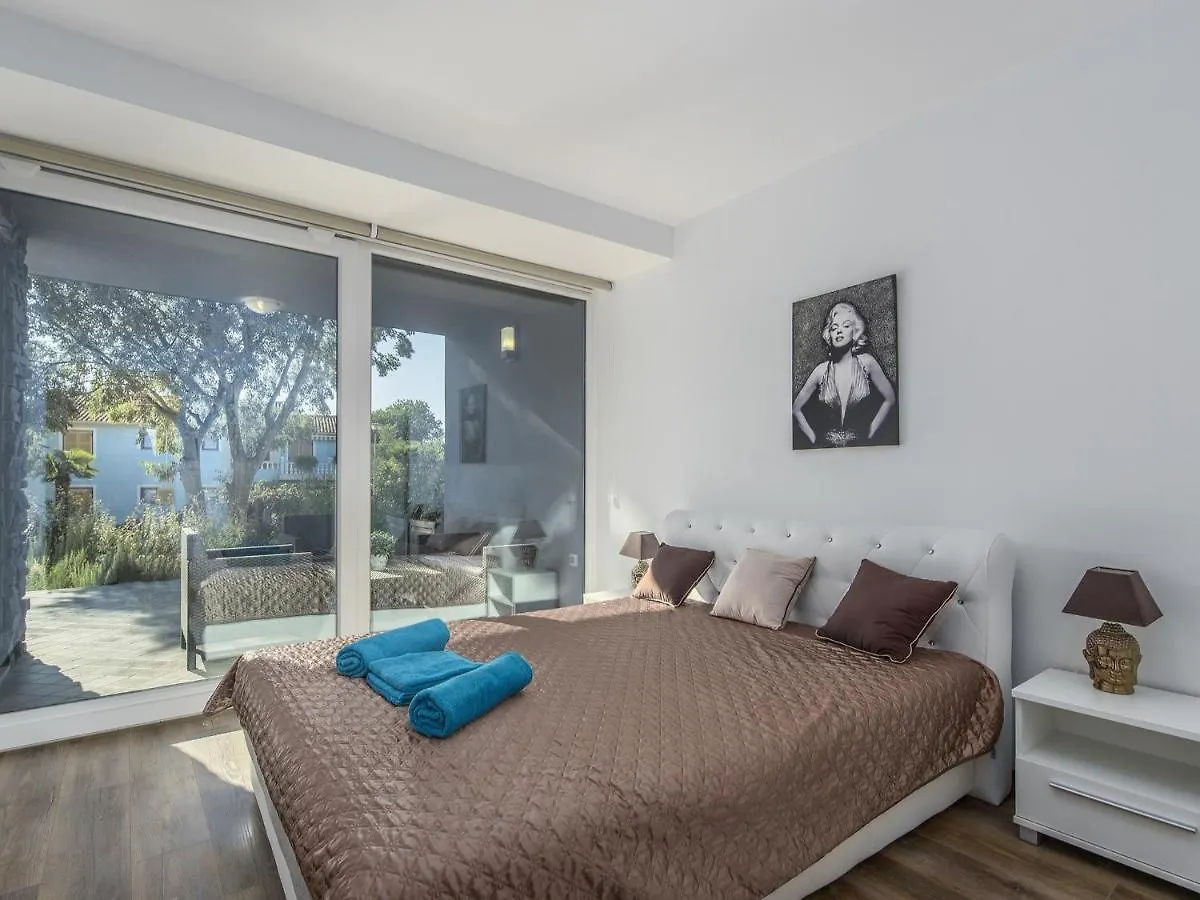 Apartment Monika With Private Pool In Porec Kukci Horvátország